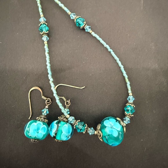 Turquoise Beaded Necklace and Earring Set - Picture 2 of 9